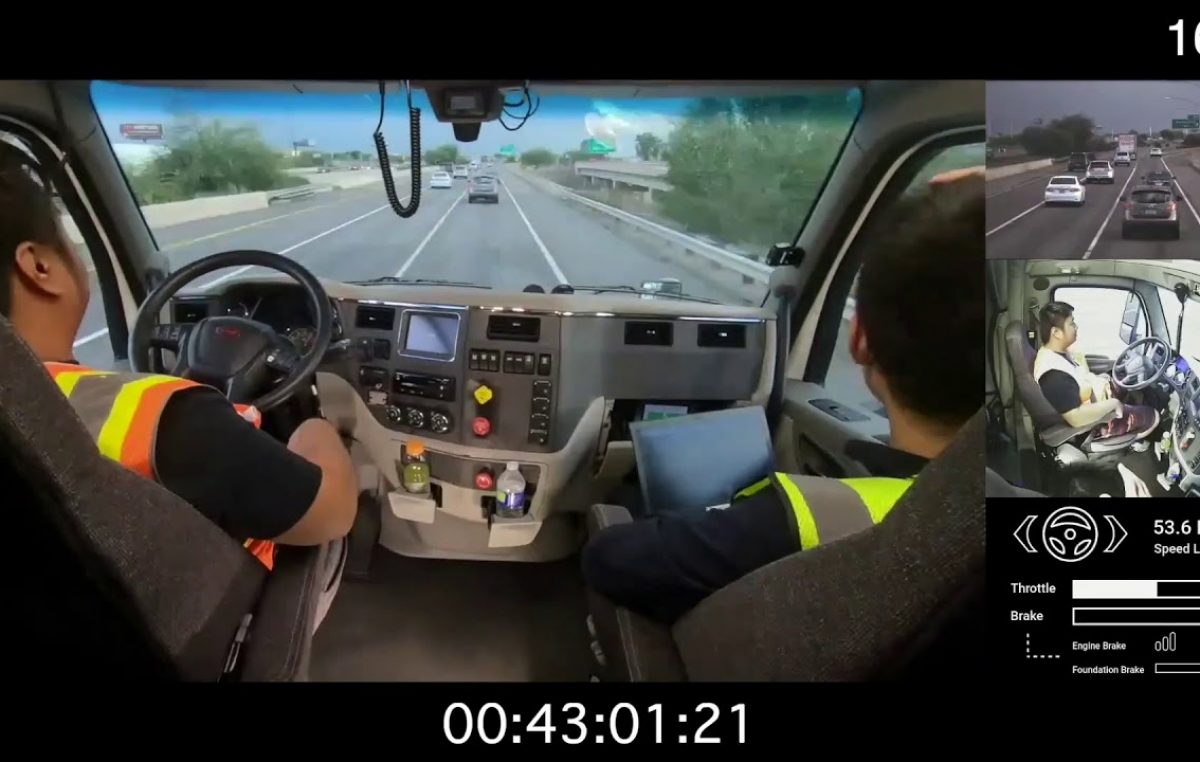 Mε επιτυχία η πρώτη δοκιμή αυτόνομου φορτηγού χωρίς …οδηγό! (video)