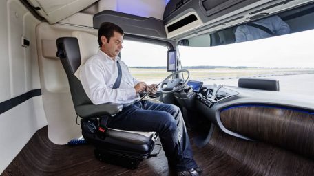 Ίδρυση παγκόσμιου οργανισμού από την Daimler Trucks για υψηλού επιπέδου αυτόνομη οδήγηση