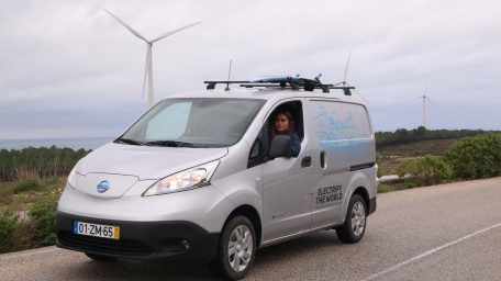 Η Nissan “βάζει στην πρίζα” μια νέα γενιά επιχειρηματιών με το αμιγώς ηλεκτρικό e-NV200 (video)