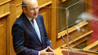 Αύξηση στις επιδοτήσεις για τα ηλεκτρικά ανακοίνωσε ο κ. Χατζηδάκης