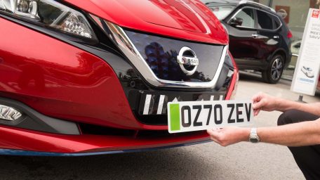 Έρχονται οι …πράσινες πινακίδες για την κυκλοφορία των ηλεκτρικών