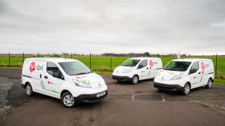 Το αμιγώς ηλεκτρικό Nissan e-NV200 πέτυχε μια σημαντική διάκριση στoν θεσμό του 2021 What Car? Van Awards