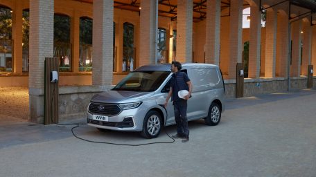 Ford Pro: Η νέα Plug-in Hybrid έκδοση του νέου Transit Connect