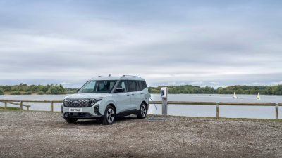 Γνωρίστε το κομψό, αμιγώς ηλεκτρικό, νέο Ford E‑Tourneo™ Courier®