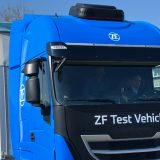 Αντιμετωπίζοντας την πρόκληση της απανθρακοποίησης: Το υβριδικό κιβώτιο TraXon 2 Hybrid σε δοκιμές με ευρωπαϊκά μέσα ενημέρωσης