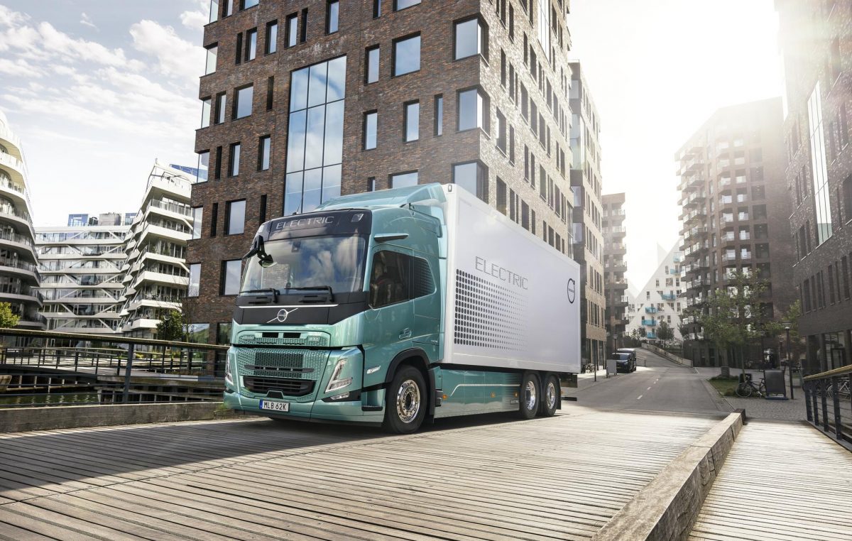 Η Volvo παρουσιάζει νέα ηλεκτρικά φορτηγά με αυτονομία έως και 700 χλμ.