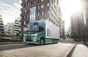 Η Volvo παρουσιάζει νέα ηλεκτρικά φορτηγά με αυτονομία έως και 700 χλμ.