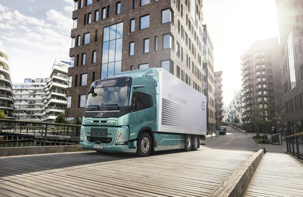 Η Volvo παρουσιάζει νέα ηλεκτρικά φορτηγά με αυτονομία έως και 700 χλμ.
