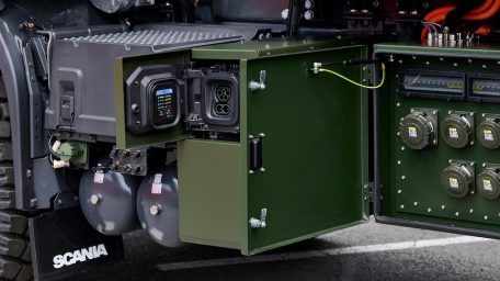 Η Scania παραδίδει το πρώτο υβριδικό φορτηγό στο πλαίσιο κοινού έργου ανάπτυξης
