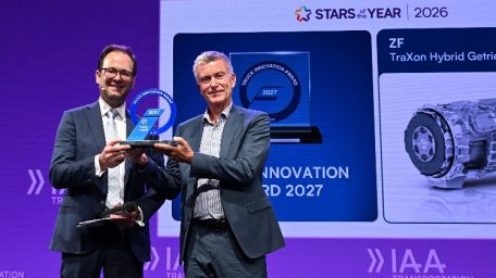 Βραβείο Truck Innovation Award 2027 για το σύστημα κιβωτίου ταχυτήτων βαρέων επαγγελματικών οχημάτων ZF TraXon Hybrid